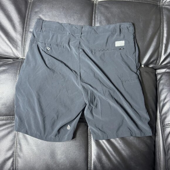 Volcom Men's Surf & Turf Hybrid Shorts Gray Flat Front 4-Way Stretch Size 36 - Picture 2 of 16